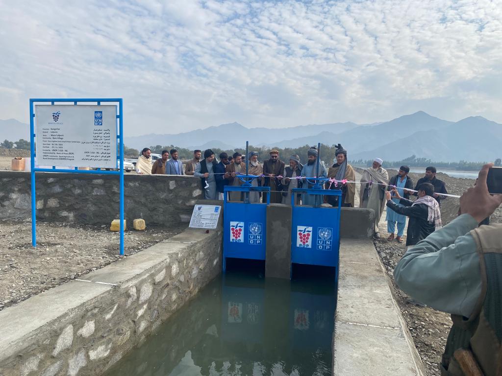 د ننګرهار لعلپور کې د کانال او سربند جوړولو چارې بشپړ او ګټې اخیستنې ته وسپارل شو