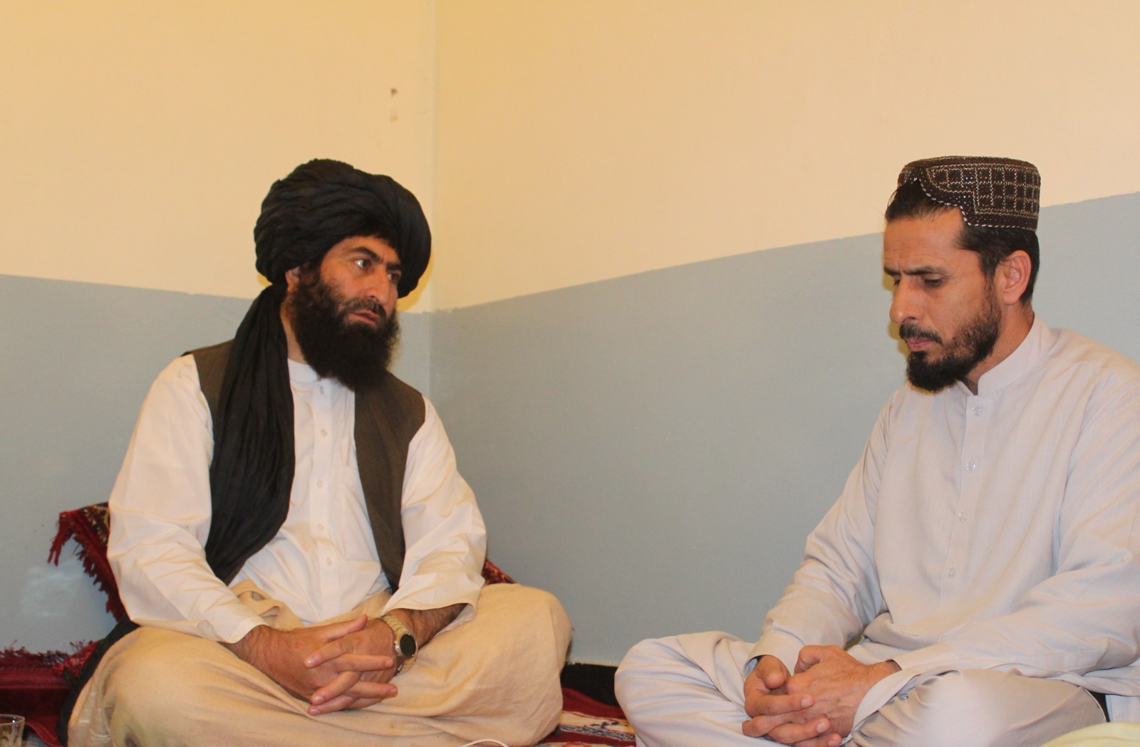 د کندهار دکرنې رییس د کرنې د پراختیا صندوق له استازو سره وکتل