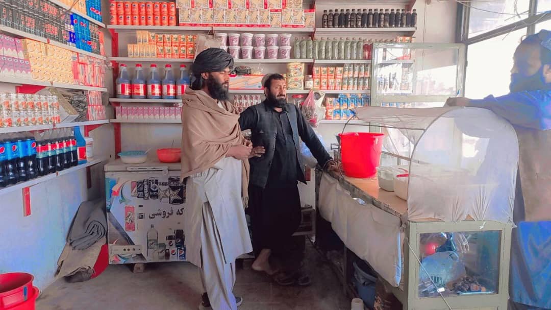 د هلمند مرکز لښکرګاه کې د لبنیاتو له پلور ځایونو څارنه وشوه