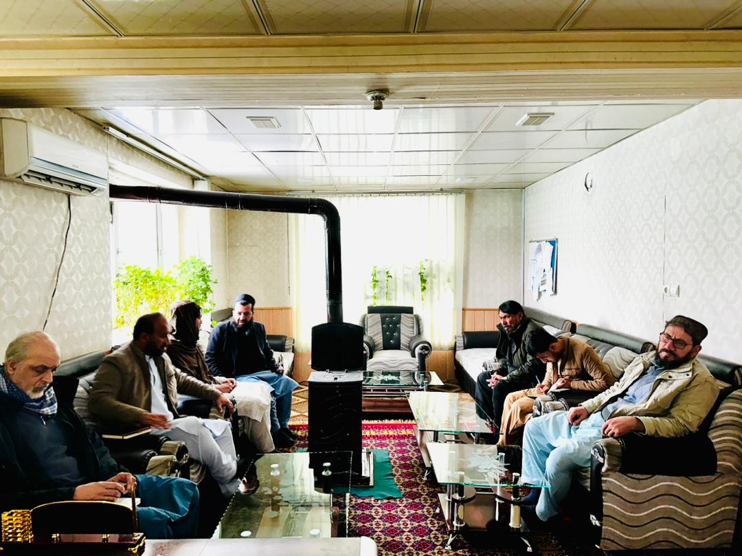 د غزني دکرنې رییس افغانستان لپاره د ناروې کمېټې له چارواکو سره وکتل