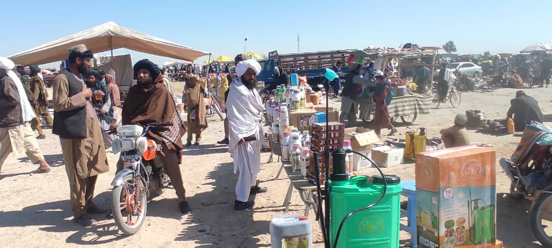 د هلمند مارجې ولسوالی په مېله بازار کې د حیواني او کرنیزو درملو  پېر -پلور څارنه وشوه