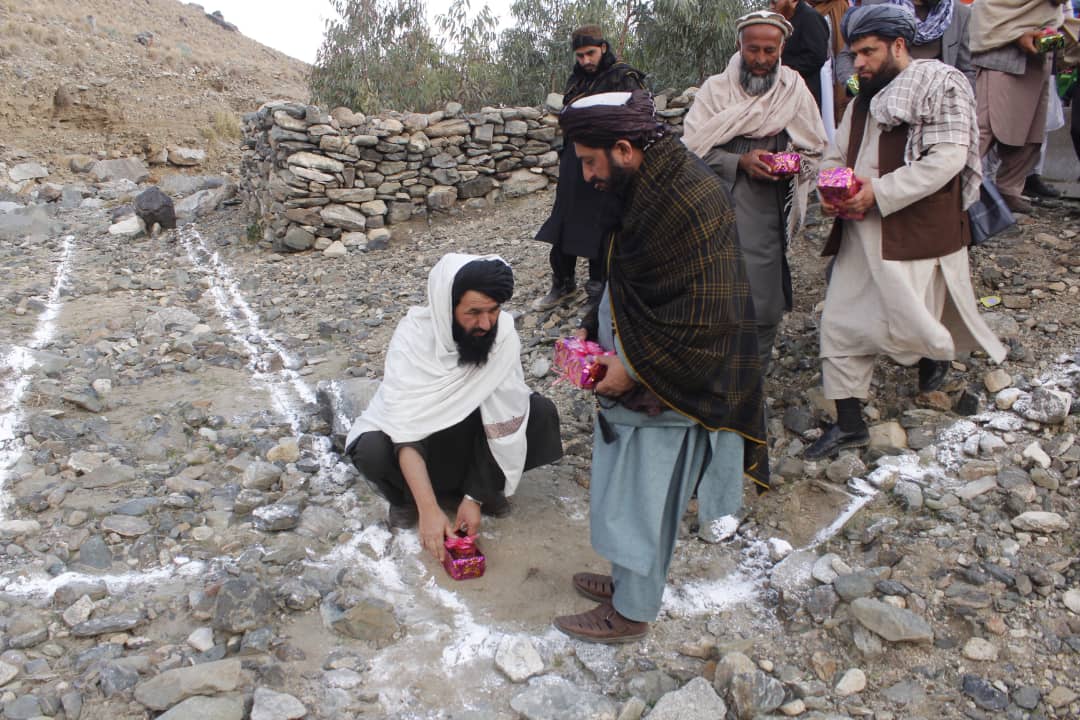 د لغمان دوو ولسوالیو کې د موسمي اوبو مدیریت په پار د چکډمونو رغنیزې چارې پیل شوې