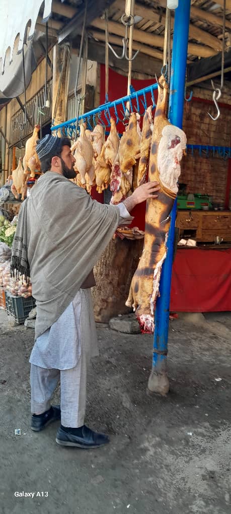 از جریان فروش محصولات حیوانی در ولسوالی عنابه ولایت پنجشیر نظارت به عمل آمد