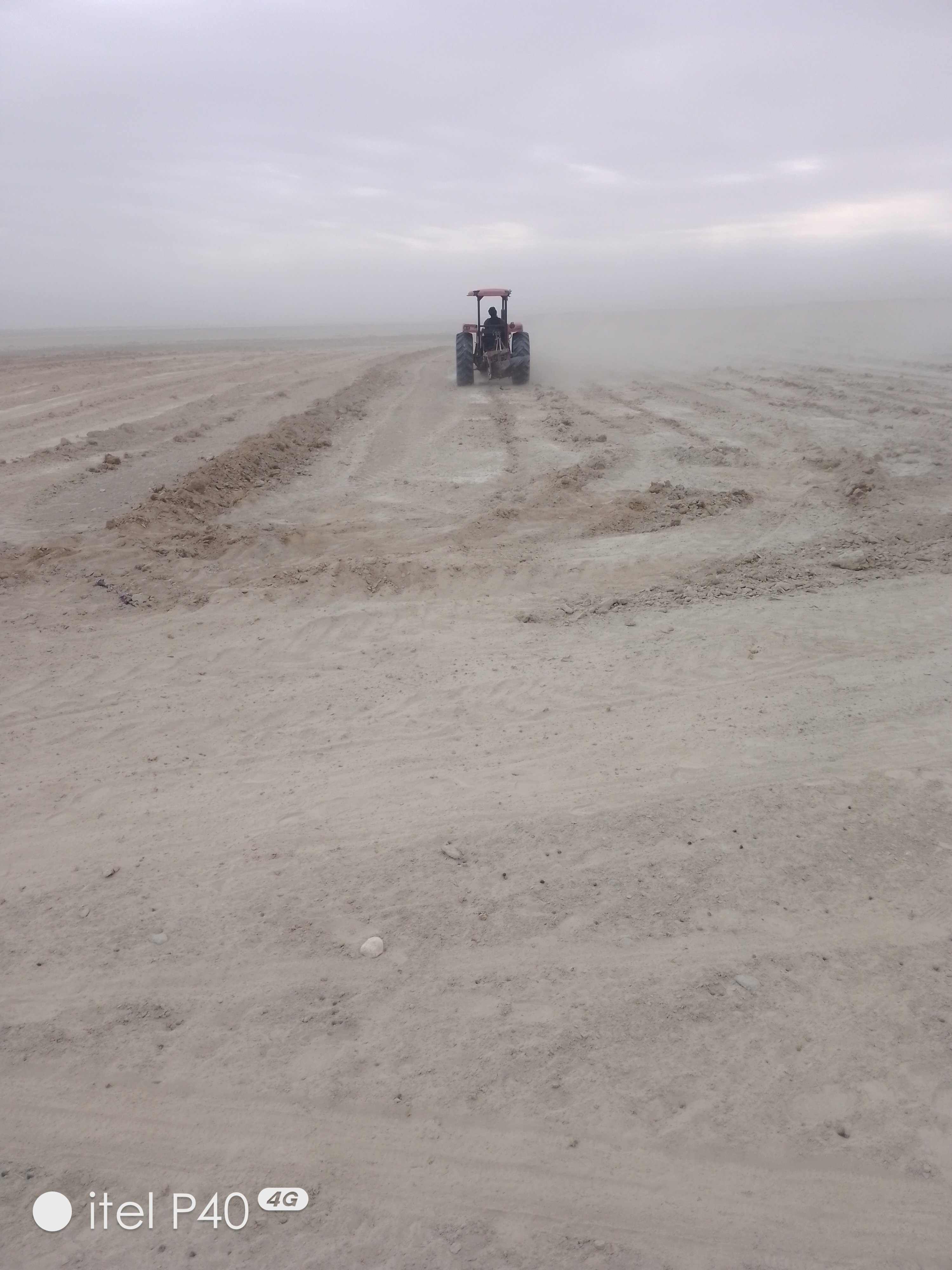 د هلمند ولایت ٤ ولسوالیو کې د ١٥٥ جریبه امارتي ځمکې د غصب مخه ونیول شوه