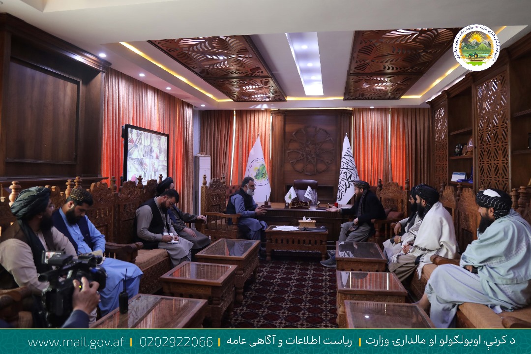 مولوی عطاءاللهعمری وزیر زراعت، آبیاری و مالداری امروز در دفتر کارش با عبدالرحمان عطاش رئیس شرکت انکشاف ملی ملاقات نمود.