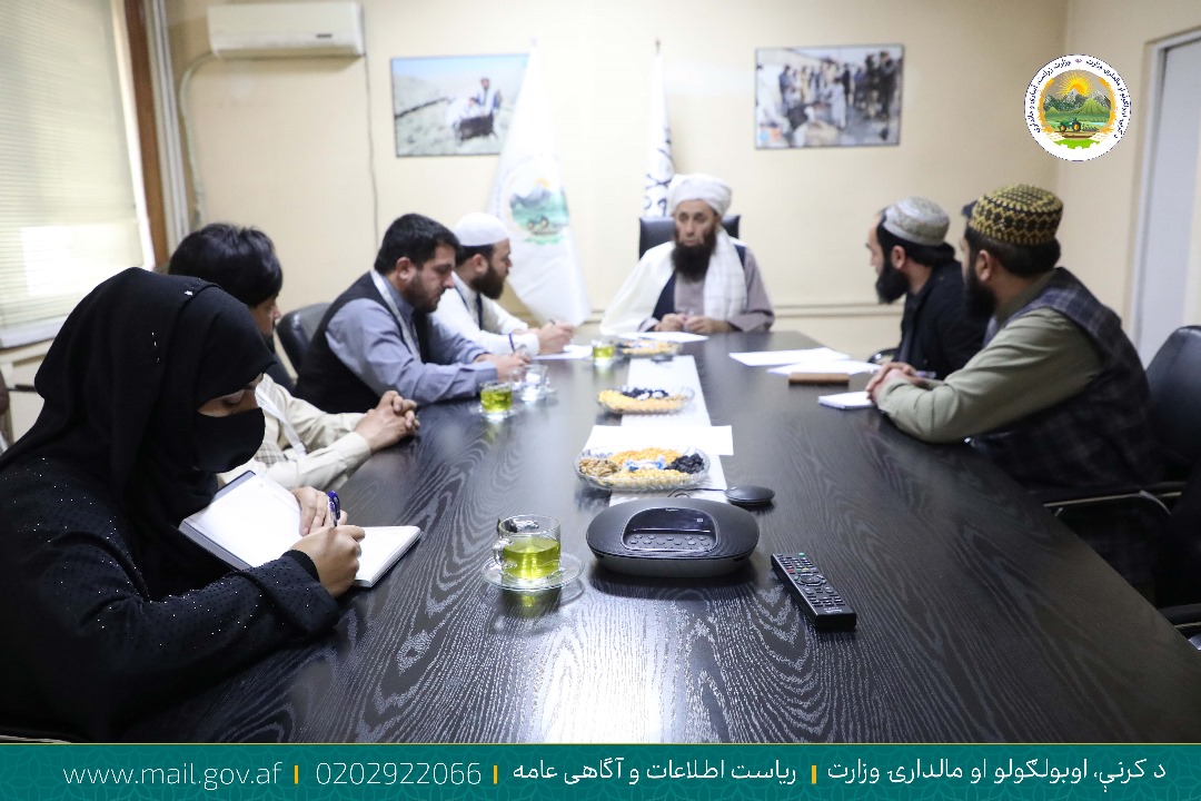 د کرنې او مالدارۍ مرستیال د «ټي،ام،آی» دفتر چاراکو سره وکتل