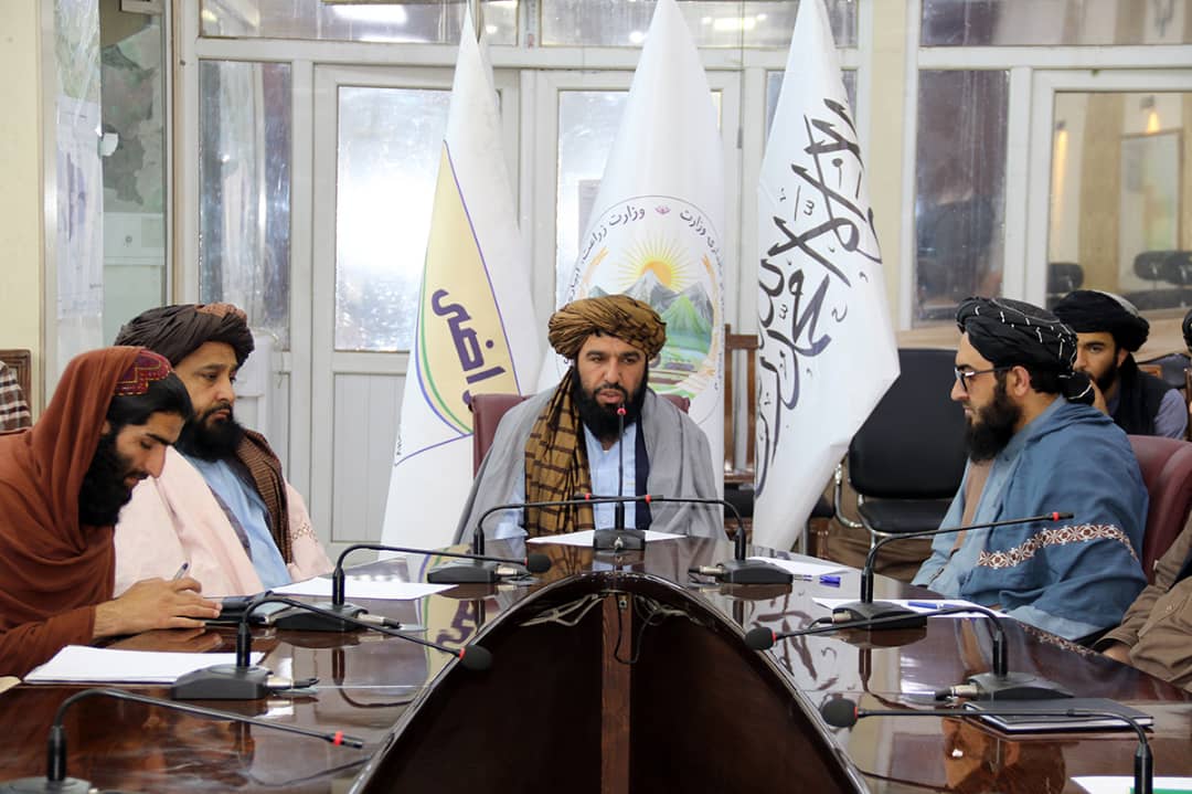 د ځمکو په تخنیکي او حقوقي برخو کې د دوو کمېټو له چارواکو سره تعقیبي غونډه دائره شوه