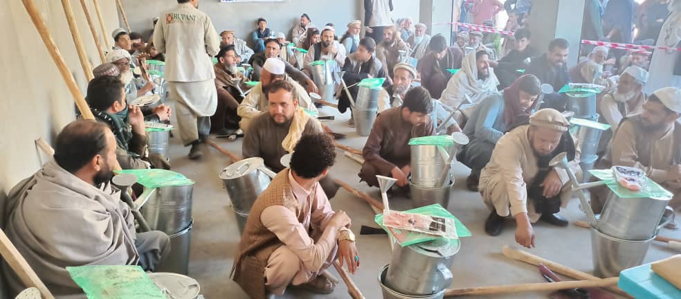 سروبي کې پر یوشمېر کروندګرو کرنیز توکي ووېشل شوه