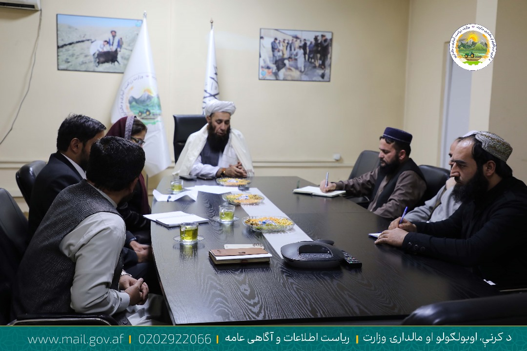 بزګرانو ته د بدیل کښت پر برابرولو د کرنې او مالدارۍ مرستیال ټینګار