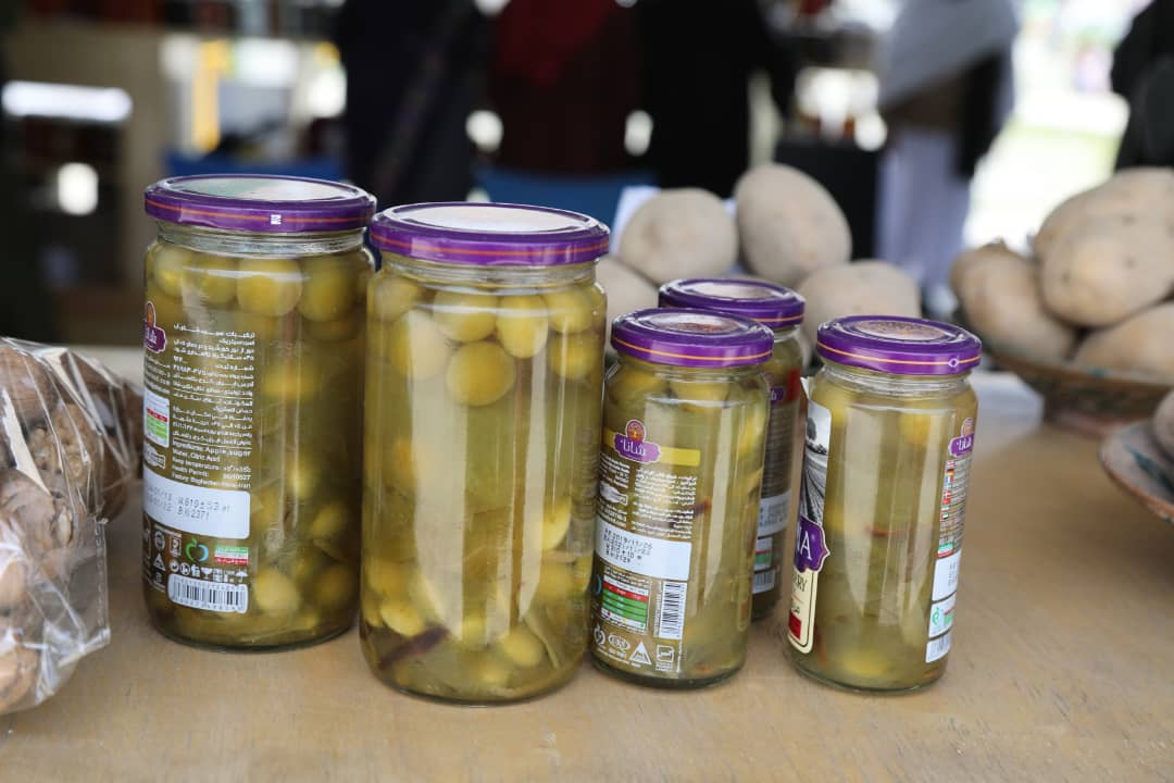  رُب و آچار با کیفیت تهیه شده توسط خانم‌های افغان را از سی‌ومین نمایشگاه محصولات زراعتی در بادام باغ کابل خریداری کنید.