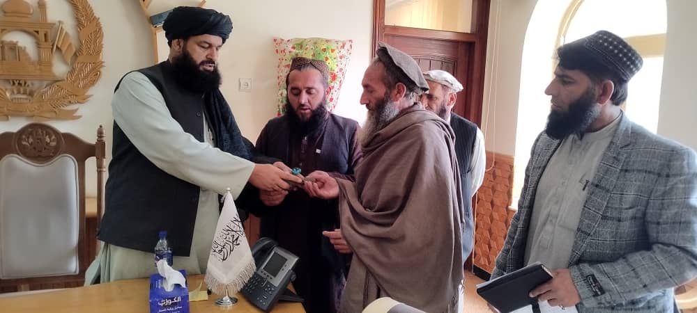 نورستان کې زیانمنو مالدارانو سره د نغدو پیسو مرسته وشوه