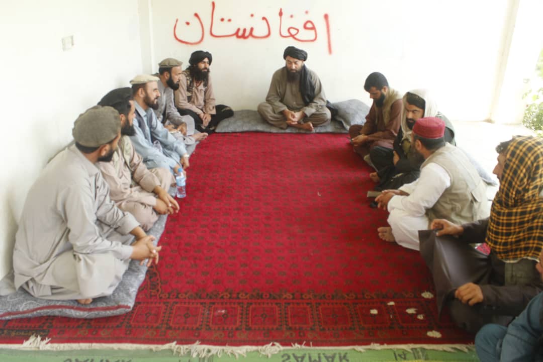 بزګرانو او مالدارانو ستونزو ته رسېدنه؛ علیشنګ ته د لغمان دکرنې رییس سفر