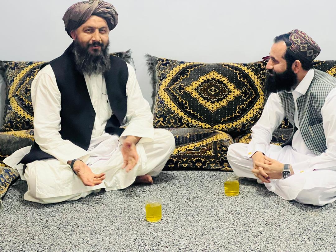 د کندز دکرنې رییس د سپین زر دولتي شرکت له رییس سره وکتل