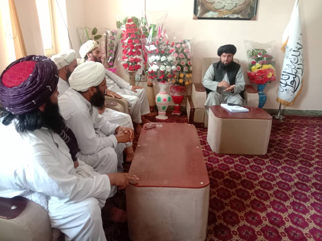 د غلام ډاګ مشرانو د ځمکو حل په موخه د ننګرهار دکرنې رییس سره وکتل