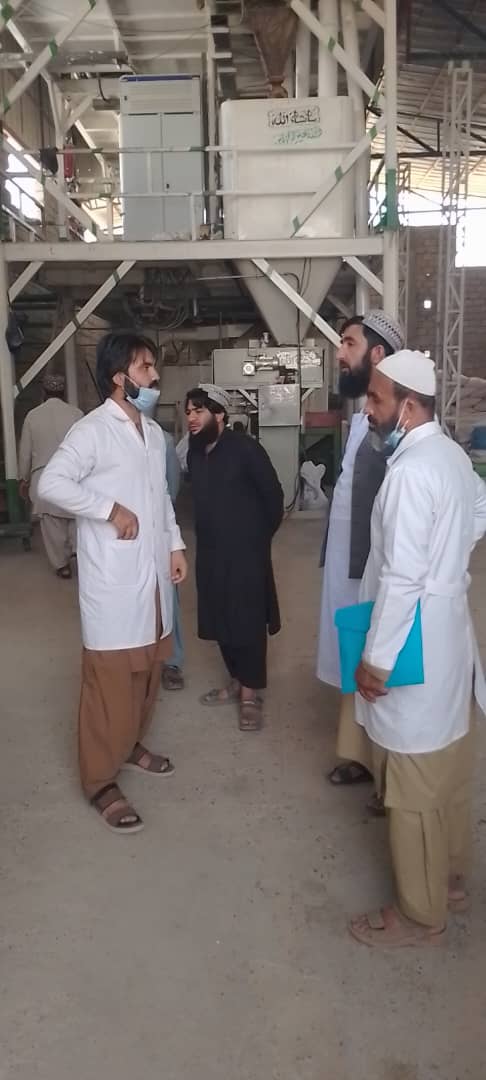 د کندهار دکرنې، اوبولګولو او مالدارۍ ریاست په دې ولایت کې د چرګانو فارم لرونکو ته د اسانتیاوو برابرولو په موخه د خصوصي سکټور په همکارۍ د چرګانو د دانې جوړولو فابریکه جوړه کړې، چې د یادې فابریکې د معیاري فعالیتونو د ارزونې په موخه له دې فابریکې څخه څارنه وشوه.