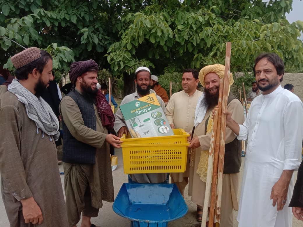 ننګرهار کې سلګونو کروندګرو سره د مرستې وېش لړۍ پیل شوه