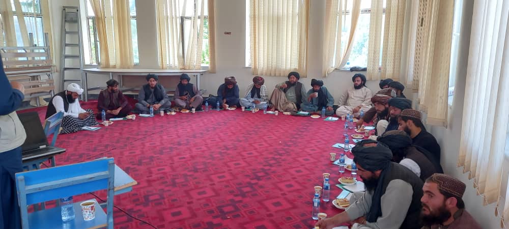 د غزني دکرنې ریاست کارکوونکو ته روزنیز پروګرام په لاره واچول شو