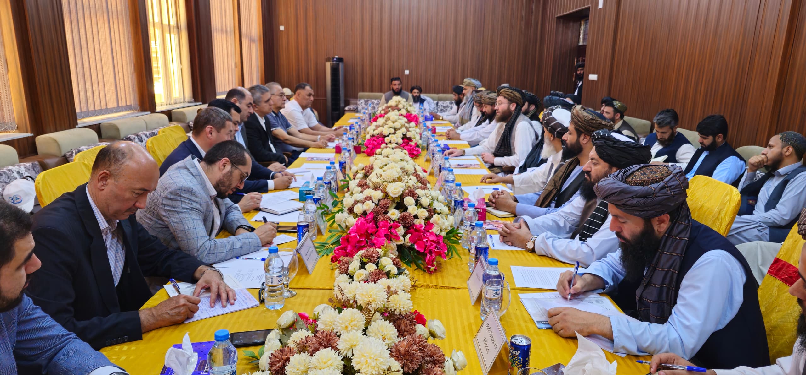 نشستی میان افغانستان و ازبکستان پیرامون تحکیم کاری سواحل دریای آمو برگزار شد