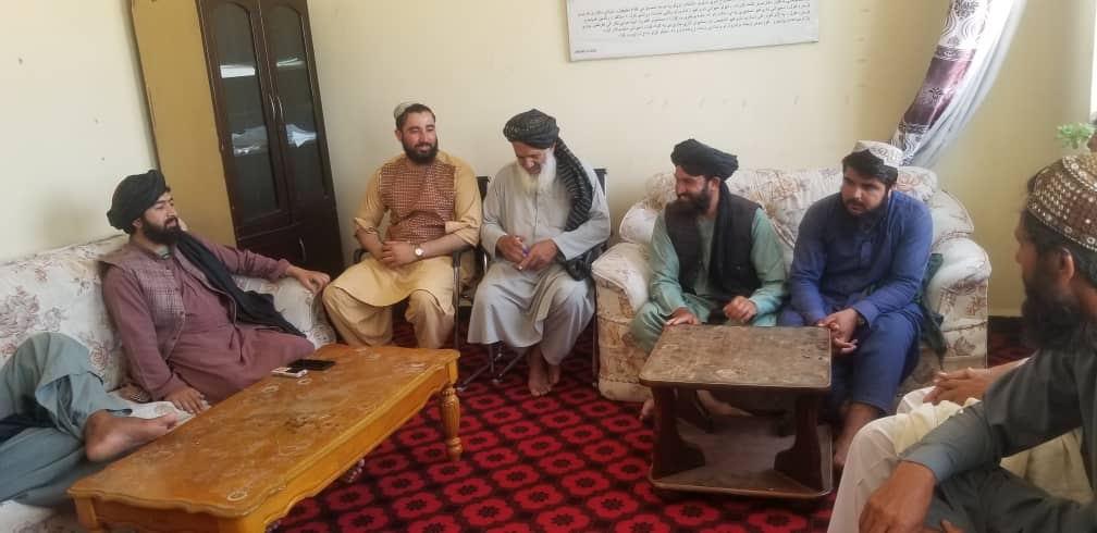 هلمند کې د شاتو مچیو روزنې د ټولنې له چاراکو سره ناسته ترسره شوه