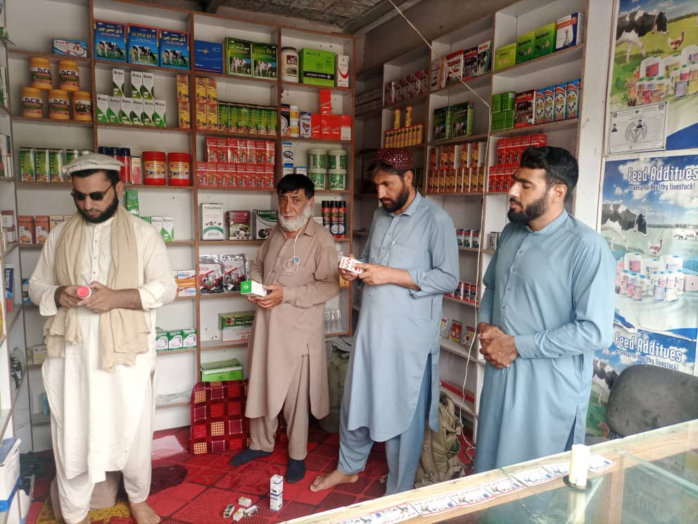 د ننګرهار بهسودو کې حيواني او نباتي درمل پلورنځیو څخه څارنه وشوه