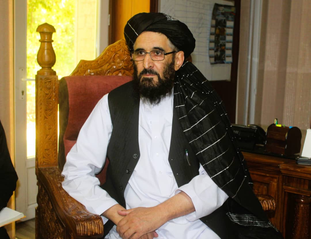 د ننګرهار کانال شرکت رییس ملا محمد نعیم اغا «محمدي» د کرنیزو شرکتونو له چارواکو سره په کتنه کې د دوی ستونزې، غوښتنې او وړاندیزونه واورېدل.
