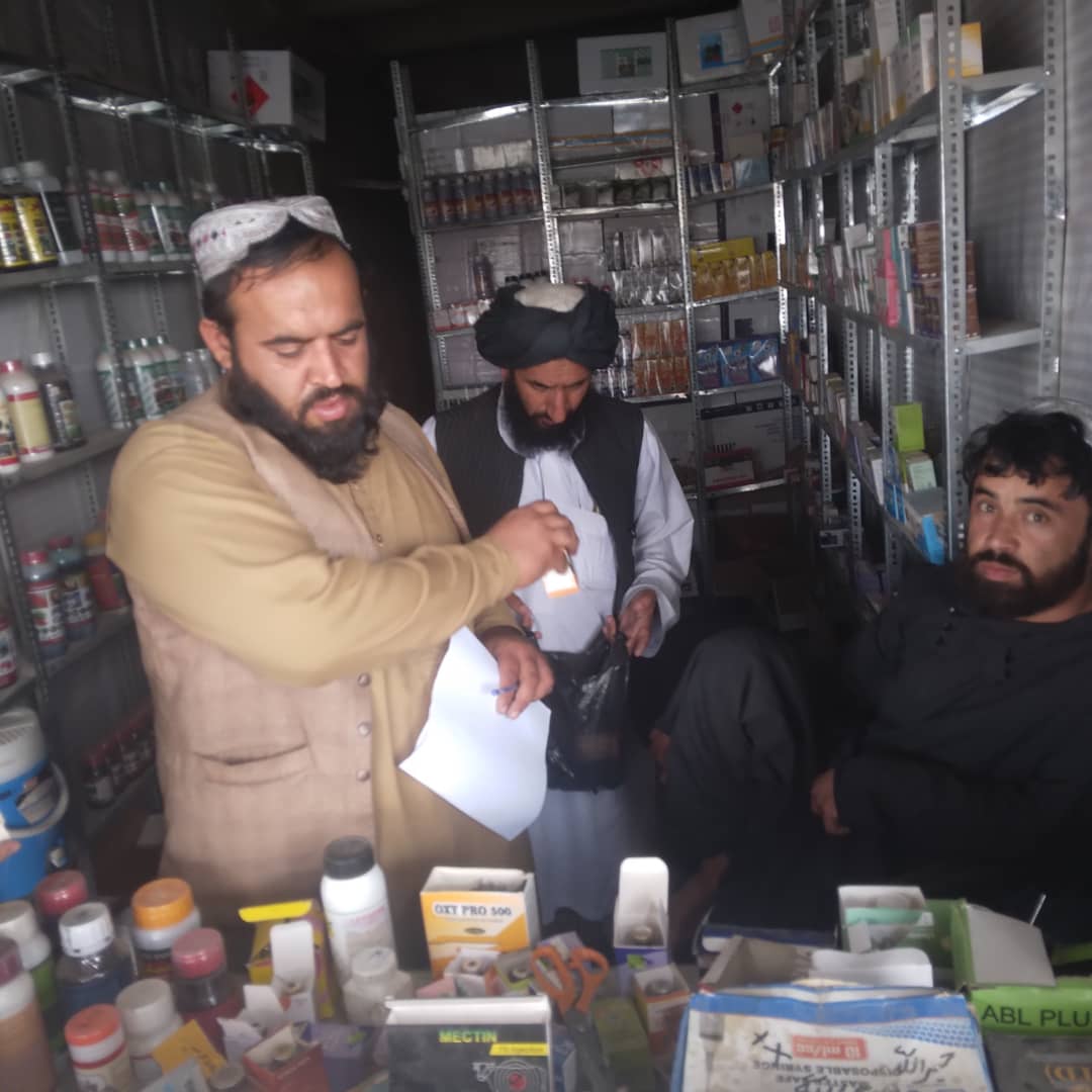 هلمند کې حيواني او نباتي درمل پلورنځیو څخه څارنه وشوه