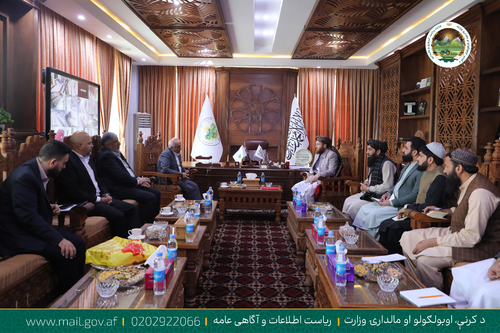 دیدار وزیر زراعت با شماری از تاجران و سرمایهگذاران کشور ایران