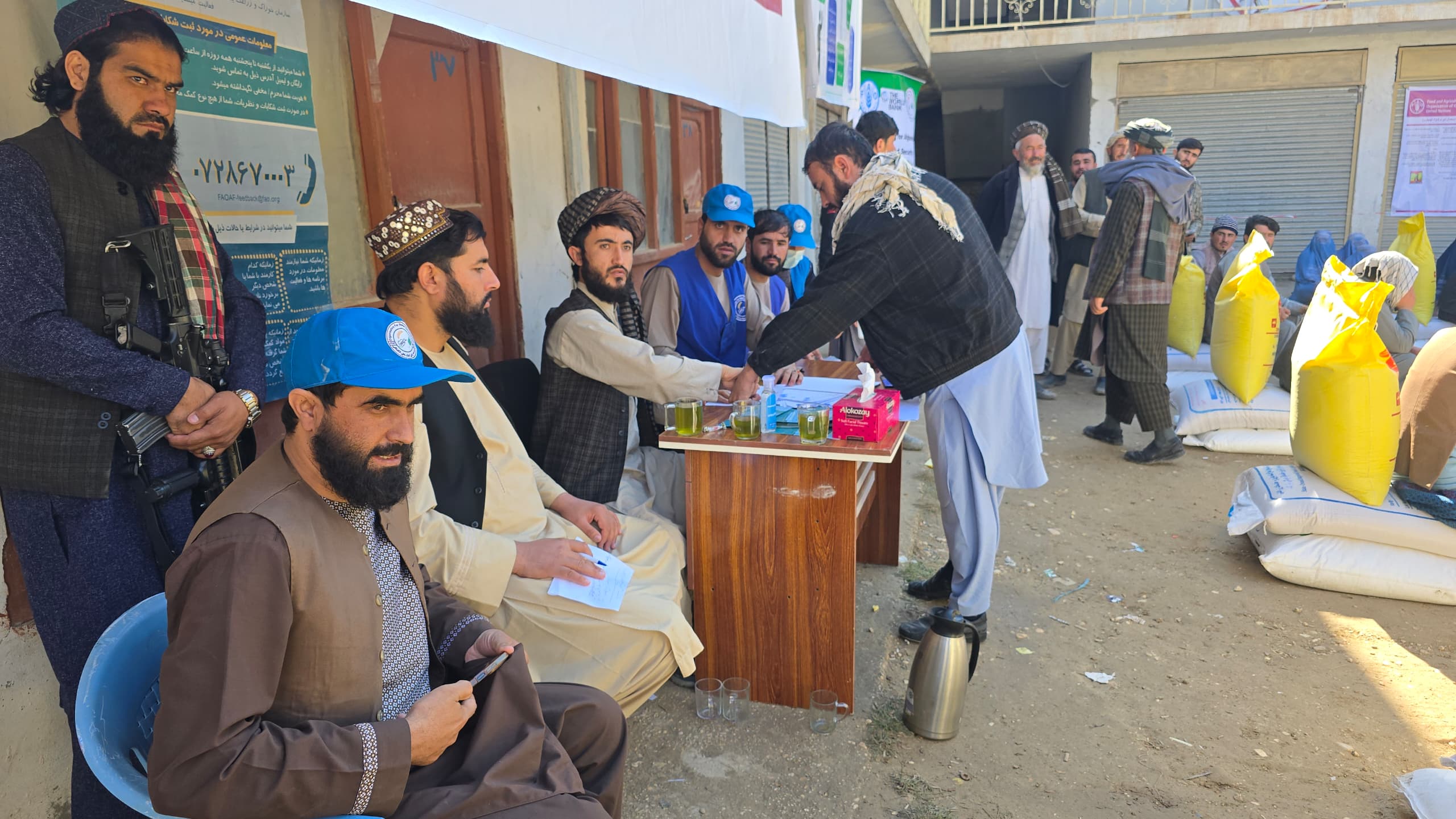 نظارت از روند توزیع گندم اصلاحشده با کود کیمیاوی در ولسوالی سانچارک ولایت سرپل