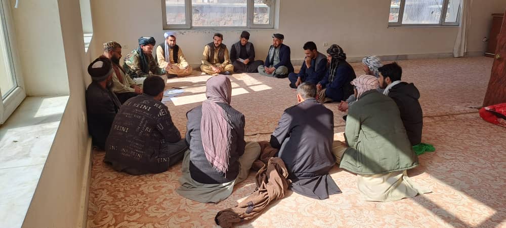 نشست اداره زراعت غور با فارمداران و فروشندگان گوشت مرغ در فیروزکوه