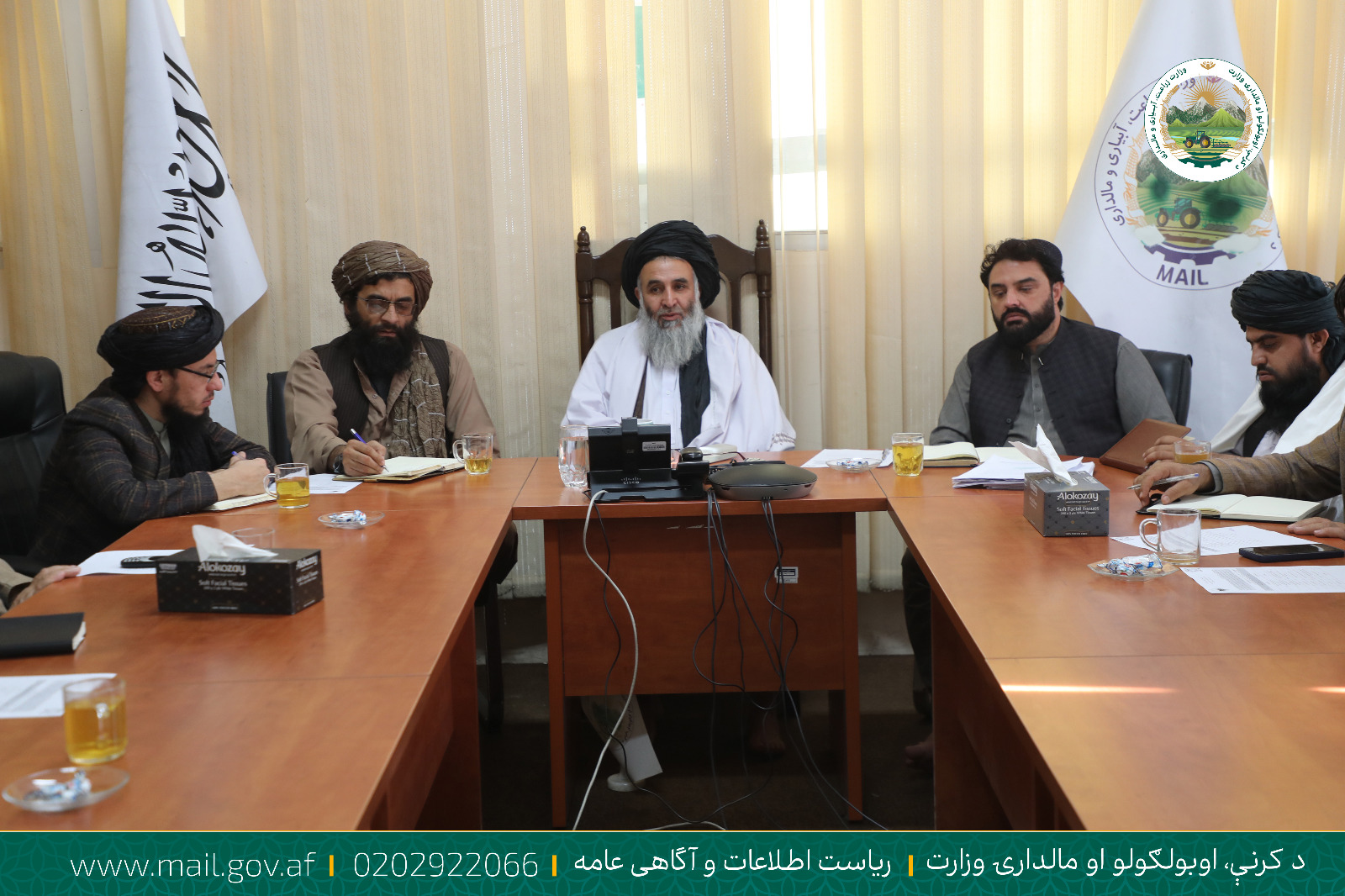 نشستی به منظور بررسی چگونگی خریداری، انتقال و ذخیره‌سازی گندم مازاد دهاقین برگزار شد  
