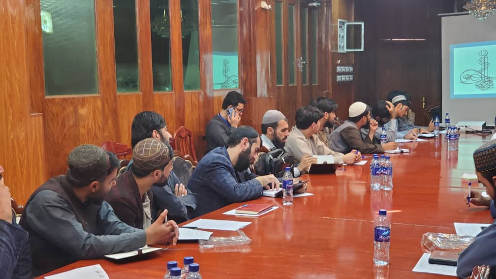 کندهار کې لسګونو کسانو ته د لبنیاتو او مېوو د پروسس په برخه کې روزنه ورکړل شوه