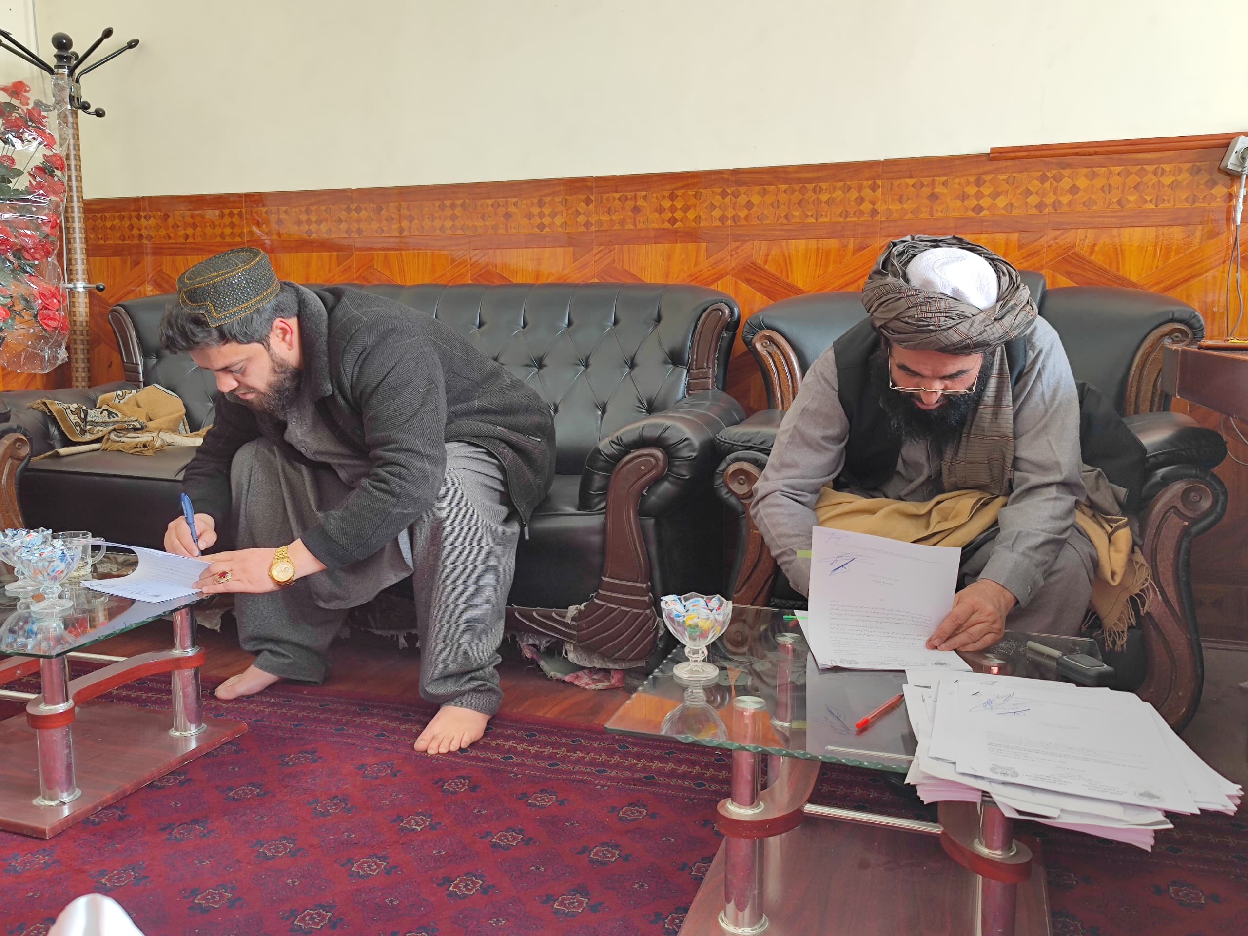 د کرنې او ترانسپورت وزارتونو ترمنځ د ځمکې لېږد تړون لاسلیک شو