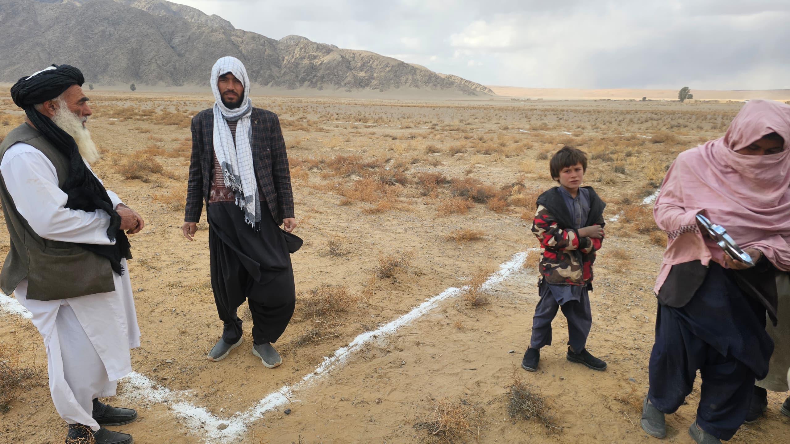 د کندهار تخته پل کې د اوبو زېرمه کولو په پار د حوضونو رغنیزې چارې پیل شوې