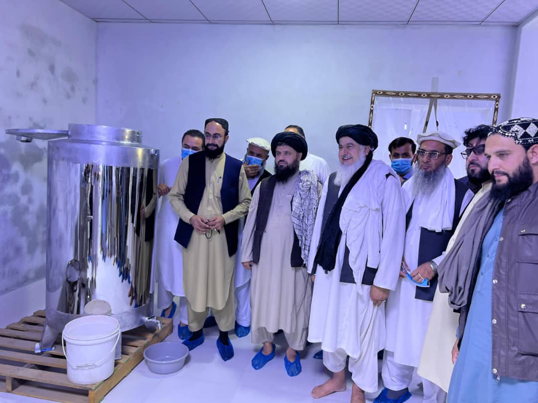 ننګرهار کې د ۱۵ میلیونه افغانیو په لګښت دچرګانو درملو تولید او بسته بندۍ کارخونه په کار پیل وکړ