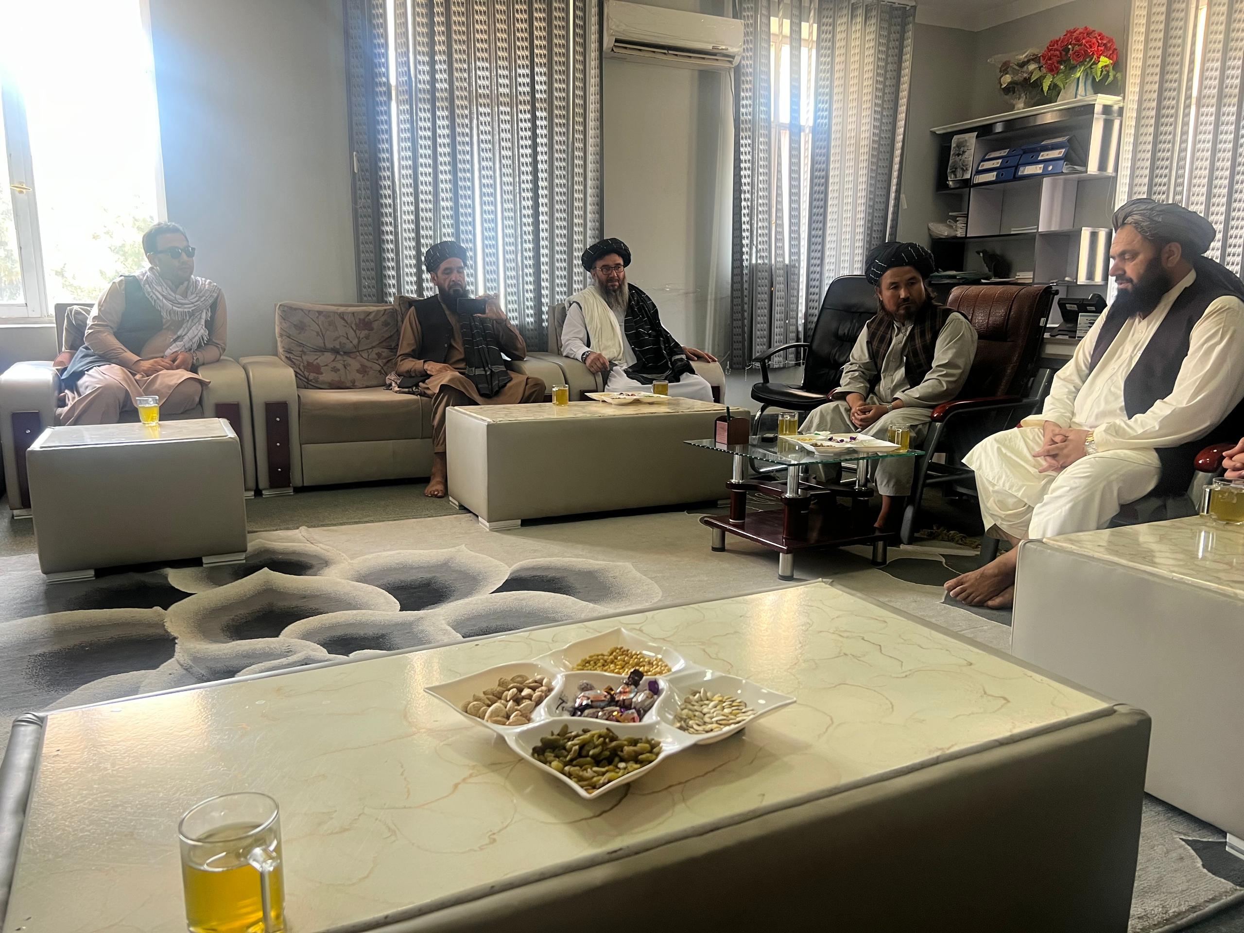 د بزګرانو د اضافي غنمو د پېرلو بهیر د ارزونې په موخه بغلان ولایت ته د کرنې وزارت د مالي او حسابي رییس سفر