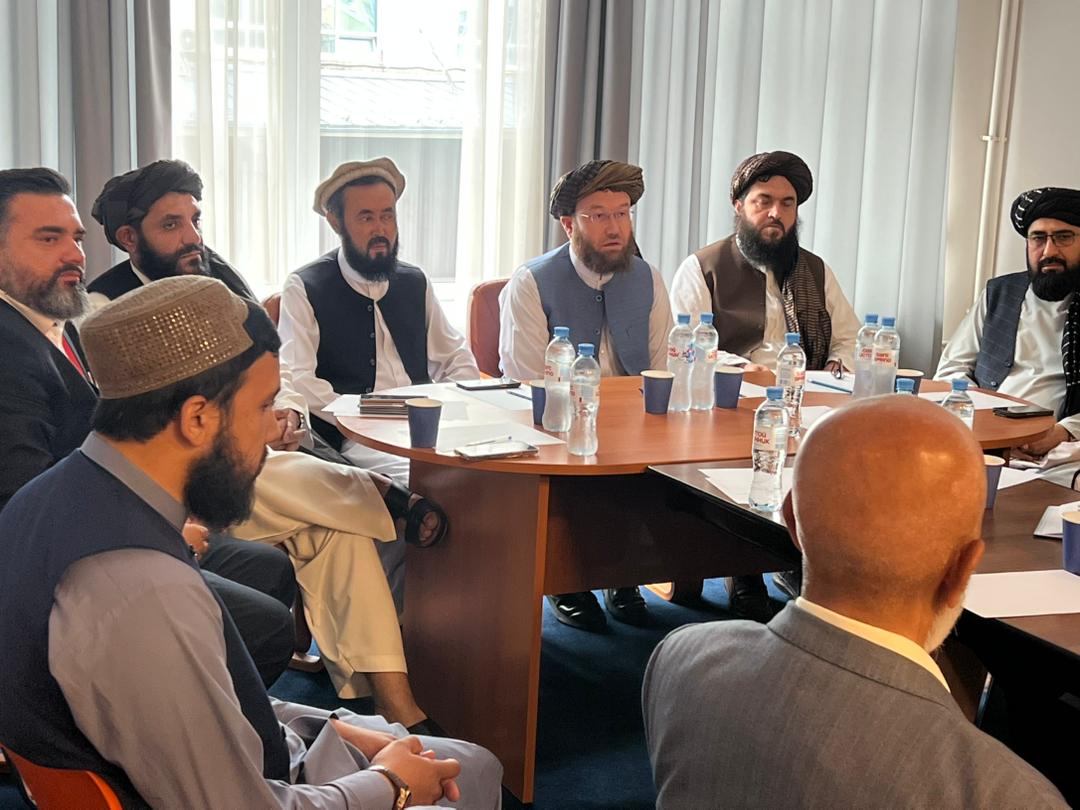 د کرنې وزیر له سنتپترزبورګ مېشتو افغان سوداګرو سره په لیدنه کې په افغانستان کې د پانګونې غوښتنه وکړه