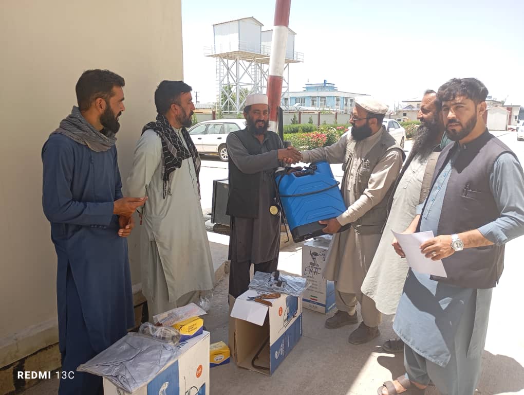 د پکتیا مرکز او احمدابا ولسوالی کې یوشمېر بڼوالو سره د بڼوالۍ توکو مرسته وشوه