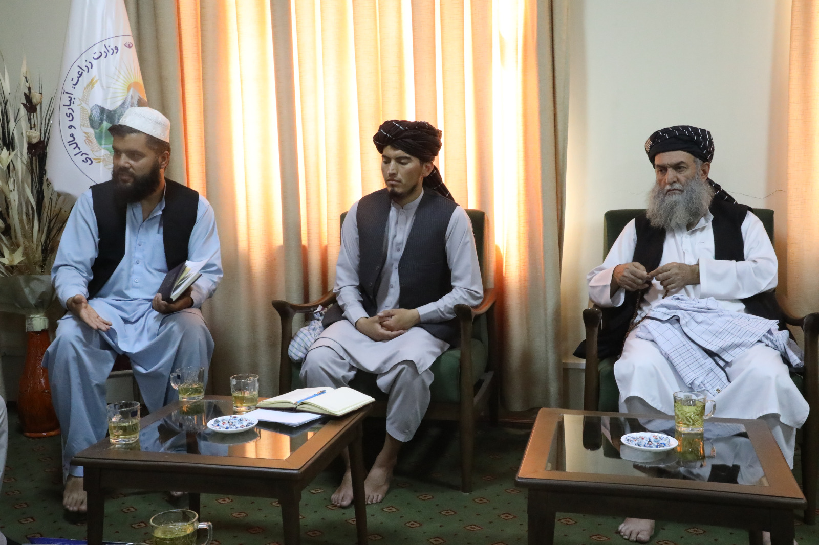 د کرنې وزارت د پلان لوی رییس په افغانستان کې د خوړو نړۍوالې ادارې له چارواکو سره وکتل 