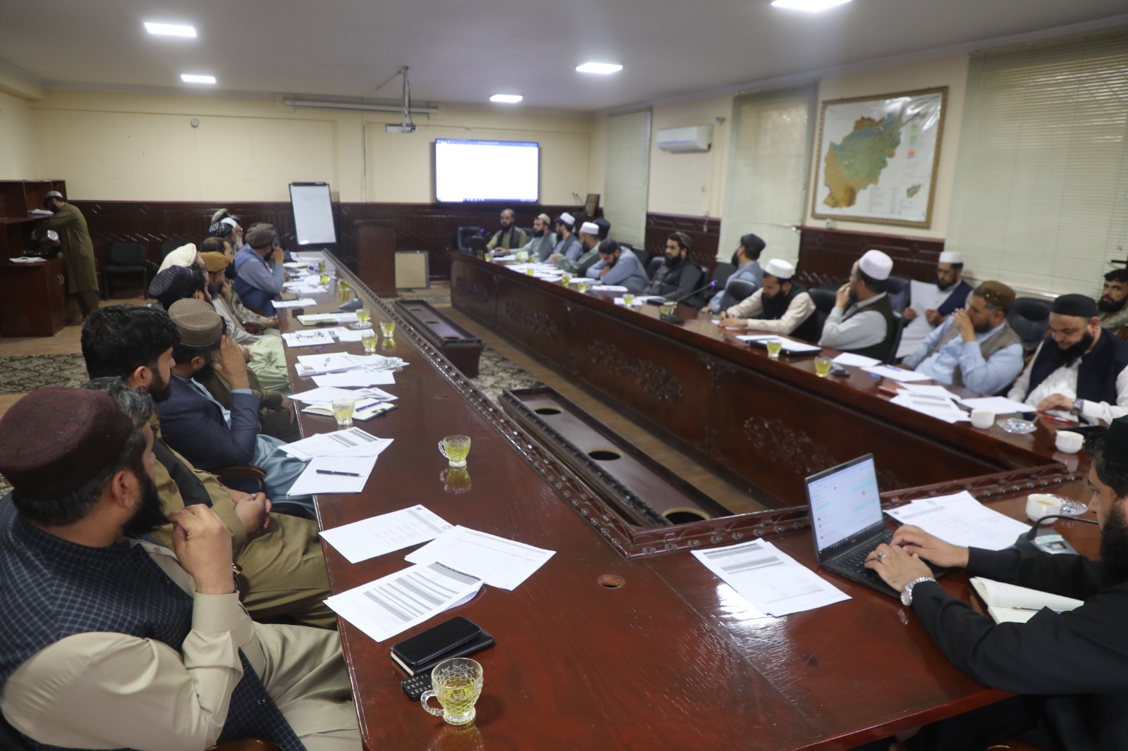 کرنې وزارت کې د افغانستان دکرنې او مالدارۍ د پراختیا پروګرام د پېژندنې په پار غونډه دایره شوه