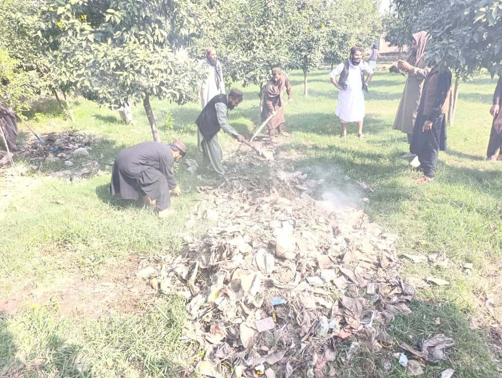 دلغمان د کرنې ریاست کارکوونکو د ریاست په انګړ او سراج بڼ کې د پاککارۍ حشر ترسره کړ
