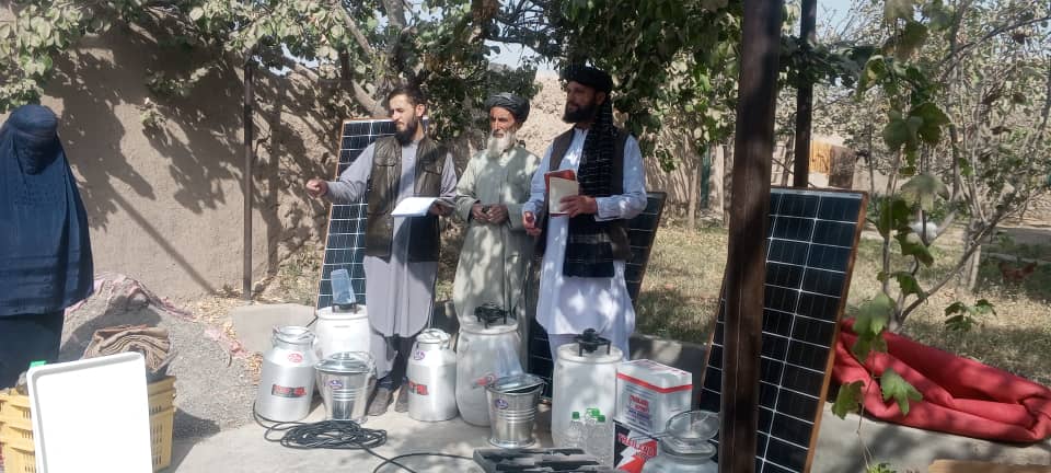 نظارت از روند توزیع وسایل پروسس لبنیات و میوهجات برای زنان روستایی در ولسوالی چاهآب