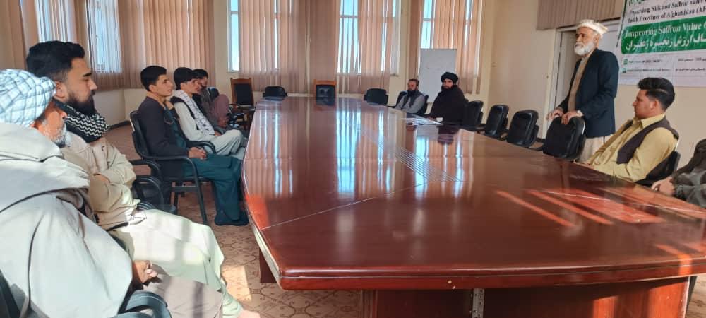 برنامه آموزشی زعفران در ولسوالی دهدادی بلخ برگزار شد