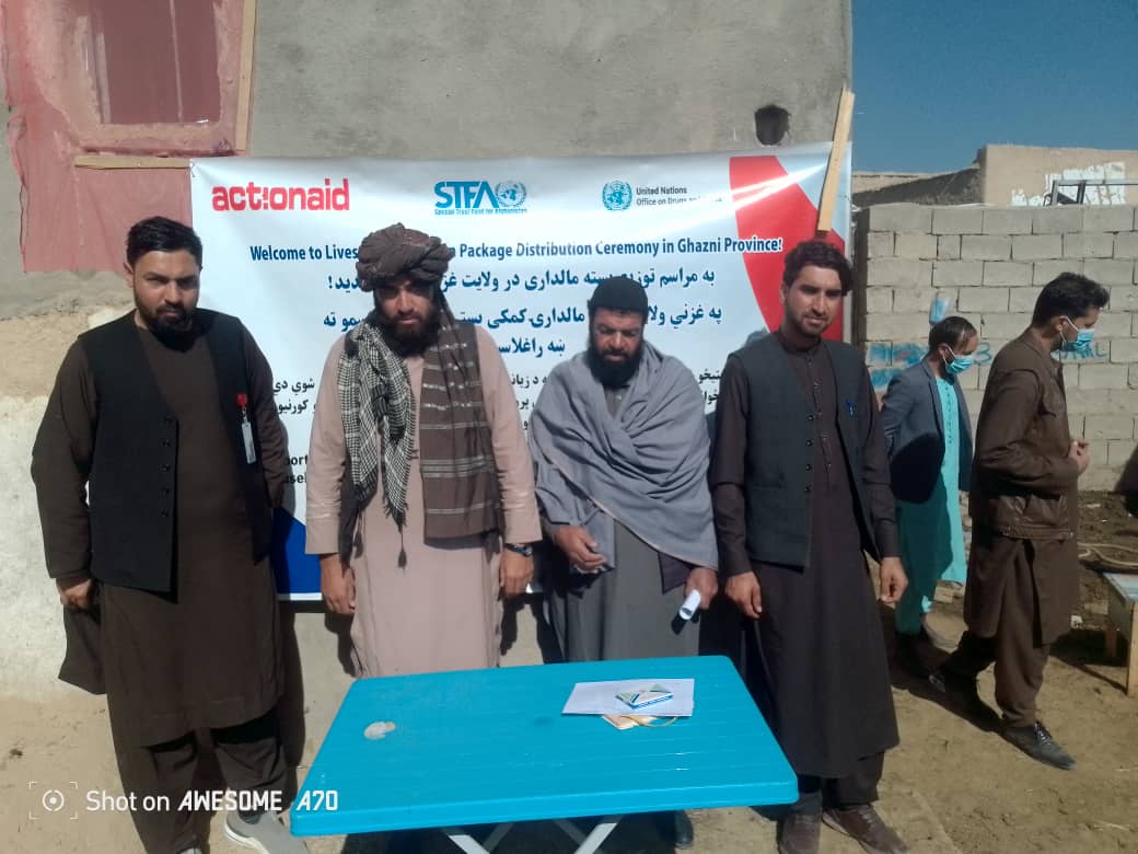 غزني کې له درملنې وروسته روغو شوو روږدو کسانو ته د شېدو ورکونکو وزو د وېش پروګرام پلي شو