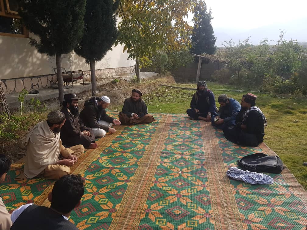 د قدرتي ځنګلونو پریکولو مخنیوي په موخه د خوږیاڼو ولسوالی چارواکو سره ناسته ترسره شوه