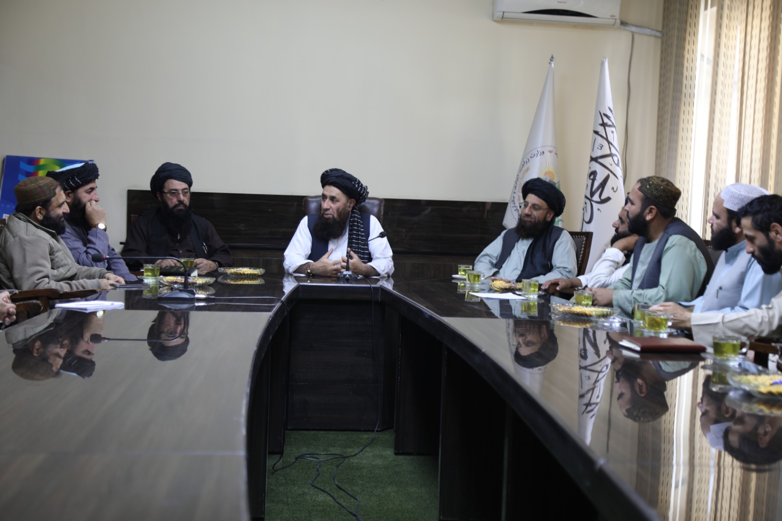 د چرګانو پالنې په سکټور کې د پانګونې پر پراختیا د کرنې او مالدارۍ مرستیال ټینګار