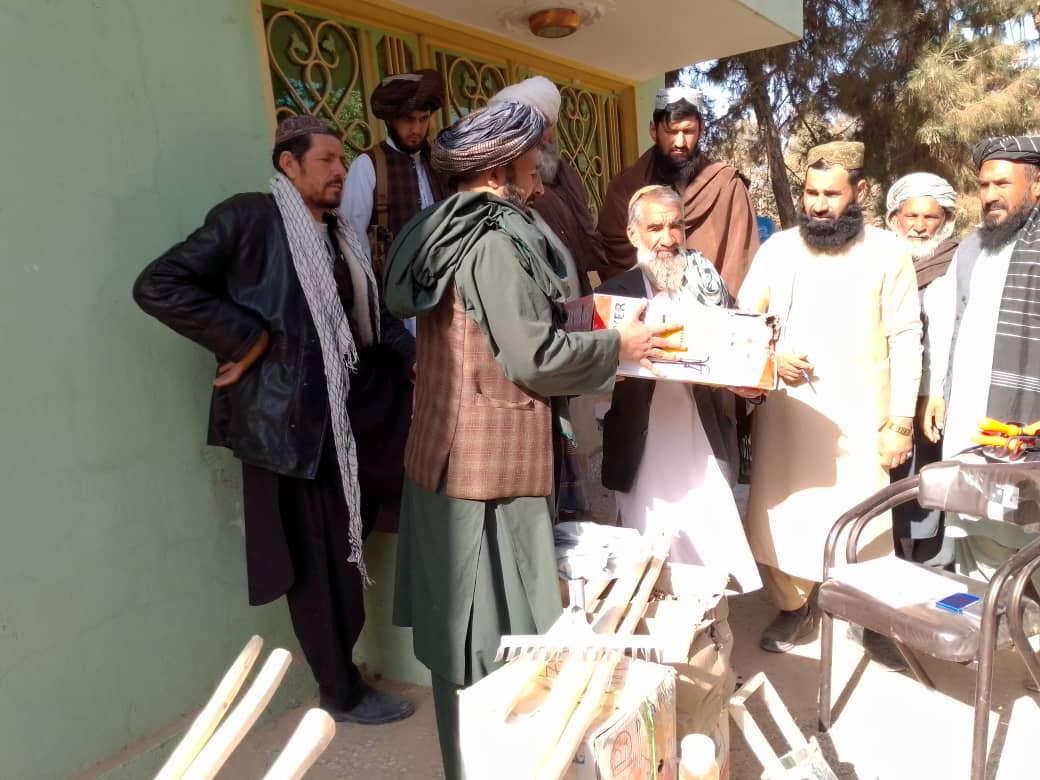 آغاز توزیع نهال‌های هنگ و وسایل مربوط برای ۱۵۲ دهقان مستحق در فراه