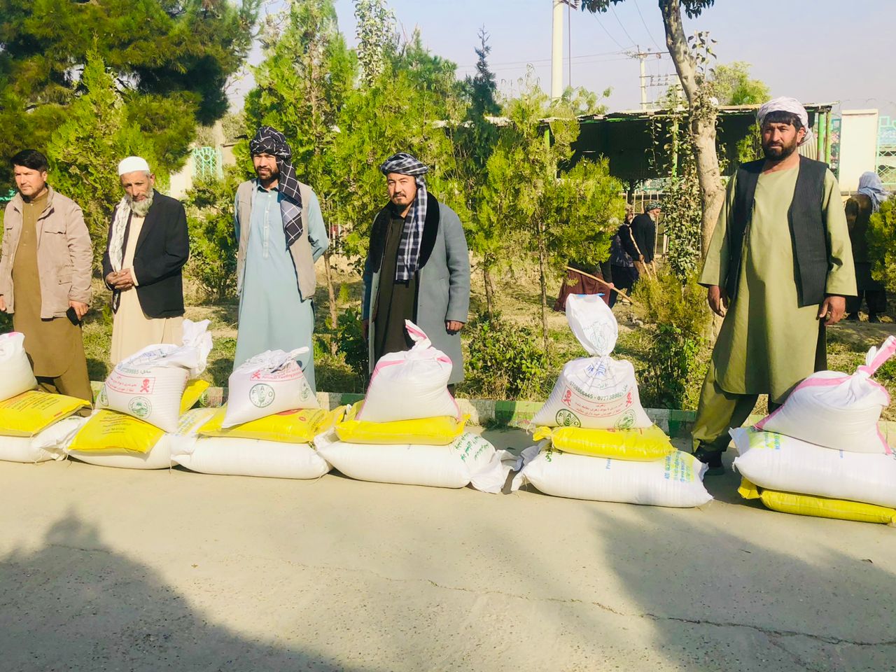 برای ده‌ها دهقان در بلخ کمک توزیع شد