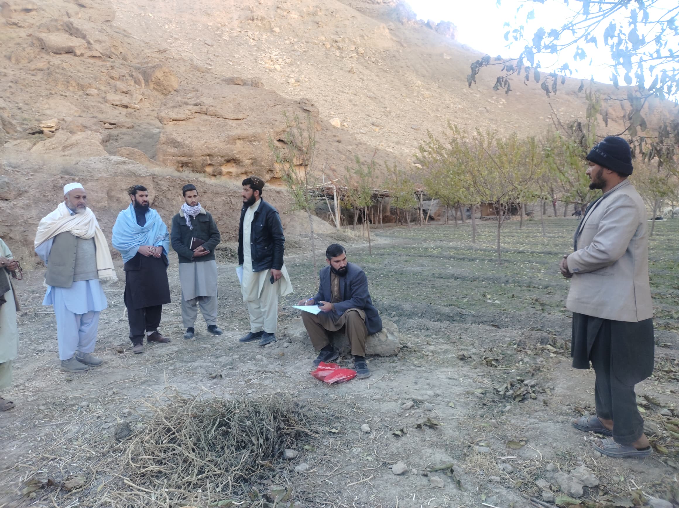 آغاز سروی زمین‌های للمی زراعتی در ولسوالی سرخ‌پارسا پروان