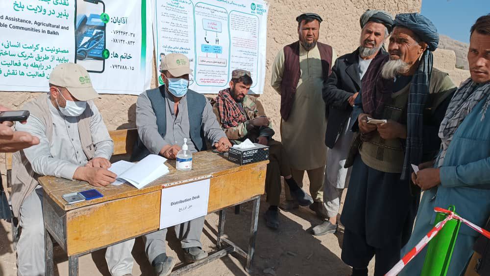 توزیع کمک‌های زراعتی برای ۴۴۵ دهاقین در ولسوالی کشنده ولایت بلخ