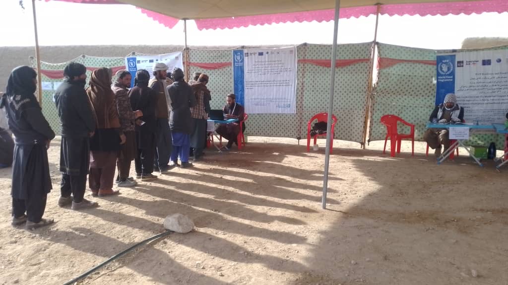 پکتیکا کې د کار په بدل کې نغدي مرستې؛ په ګومل او جانیخېل کې ۱۲۱۰ کسانو ته نږدې ۹ میلیونه افغانۍ ووېشل شوې